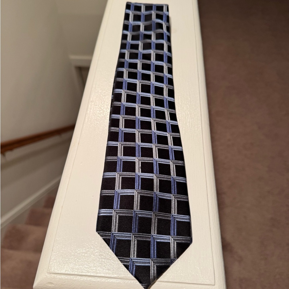 Michael Kors Men's Black and Blue Geometric Tie